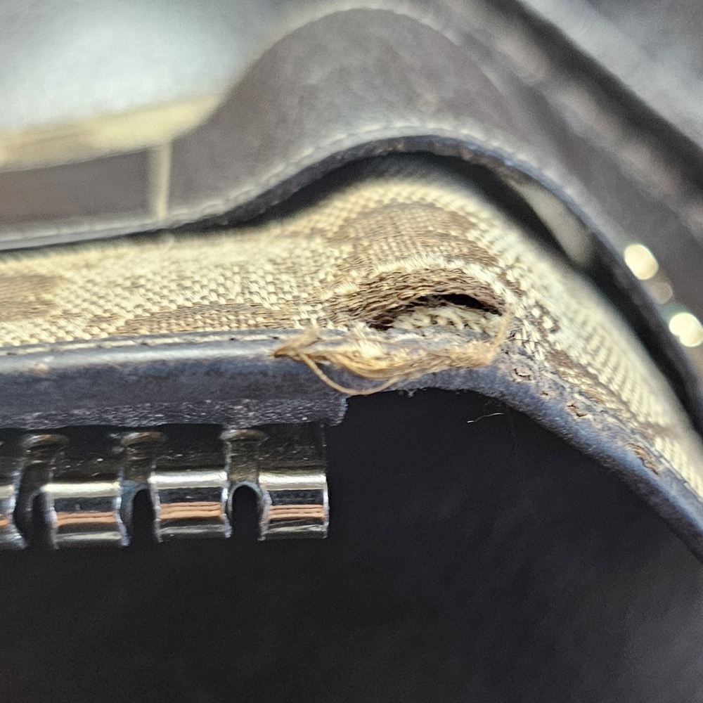 Gucci Brown and Tan Key & Card Holder - Picture 5 of 13